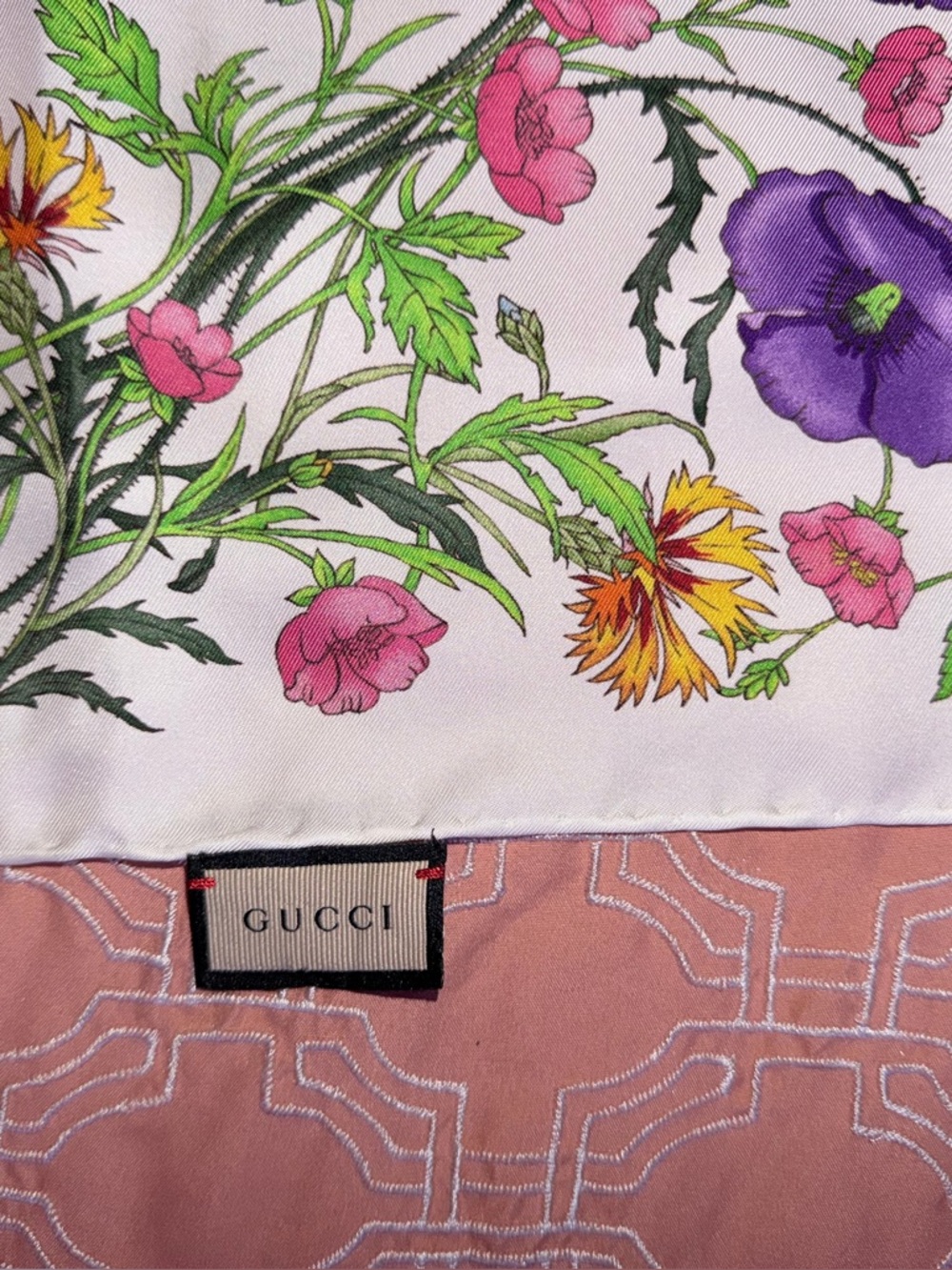 Gucci White Floral Garden Print Throw with Multicolor Blooms - Picture 2 of 4